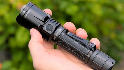  פנס יד טקטי 4400 לומן 336 מ' מק”ט: 1041905 KLARUS XT21X PRO 
