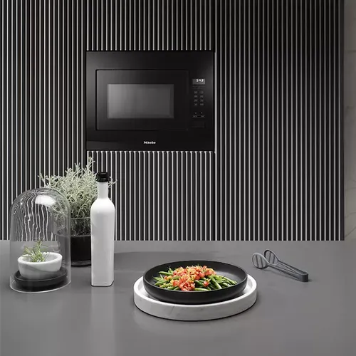 מיקרוגל בנוי דגם M 2240 SC Black