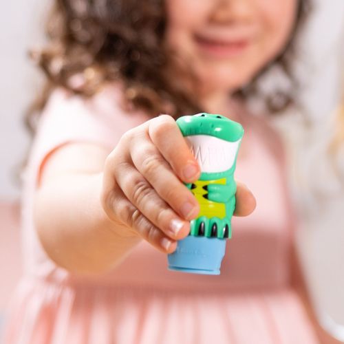 Sticker WOW! חוברת מדבקות 24 דפים עם מכשיר הדבקה אוטומטי ו 300 מדבקות - אולי הדינוזאור