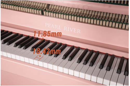 פסנתר אקוסטי אמיתי לילדים 5 אוקטבות UP95E בצבע לבן מבית PEARL RIVER