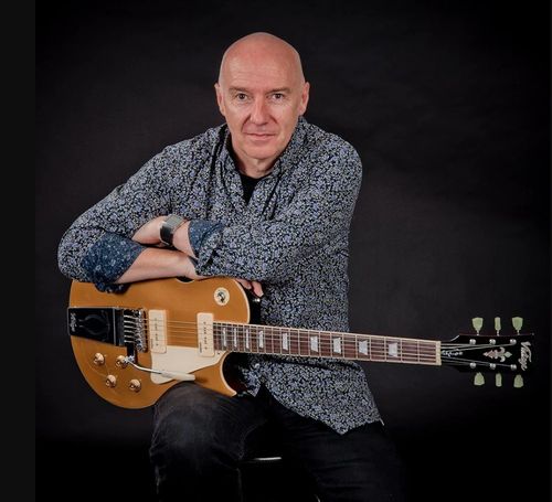 זוית נוספת Vintage V100 Midge Ure Signature