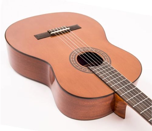 זוית נוספת Santos Martinez Preludio Classic Guitar - Natural High Gloss