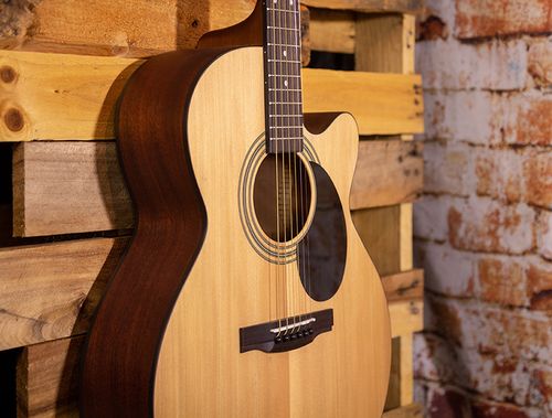 זוית נוספת Jasmine S-34C Classic guitar