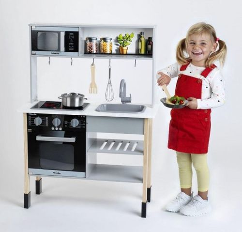 מטבח לילדים מעץ משמיע קולות MIELE