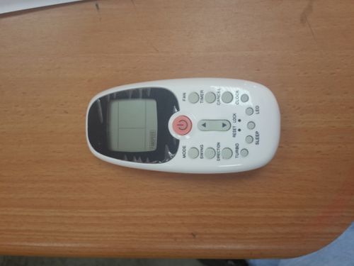 שלט מקורי למזגני טורנדו ומזגן מידאה