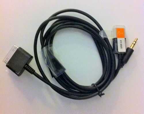 כבל סנכון וטעינה עם יציאת אודיו 3.5 מ