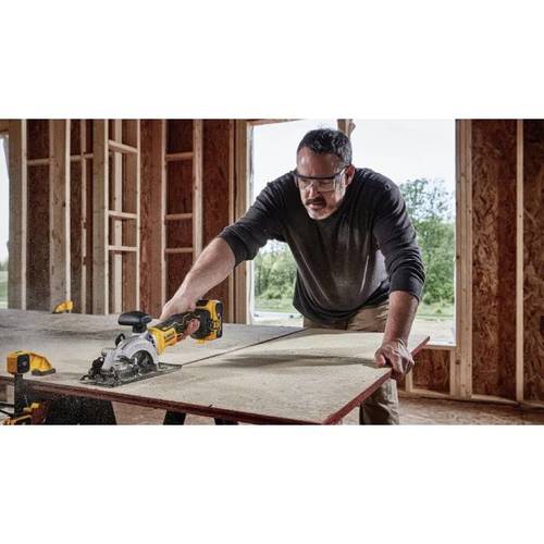 מסור עגול נטען 20V DEWALT DCS571B גוף