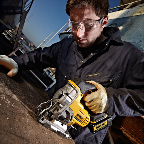 מסור אנכי DeWalt נטען 20V דגם DCS331B גוף