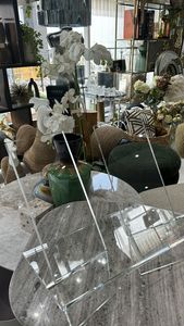 מעמד אקרילי עומד לספרים 