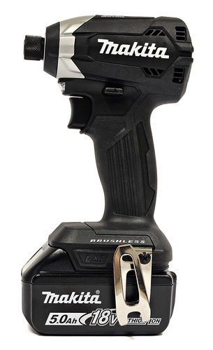 סט ליתיום DLX2180TX1 18V + זוג סוללות 5Ah + מטען + מזוודה 