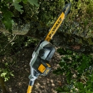 מסור שרשרת טלוסקופי נטען Dewalt DCMPS567N 18V גוף בלבד
