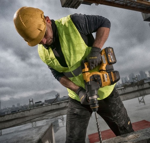  פטישון ברשלס 54V DeWalt + תפסנית דגם DCH334X2 