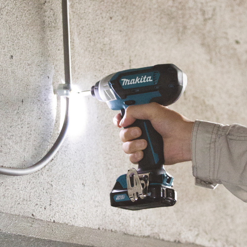 מברגת אימפקט נטענת עם 2 סוללות 1.5 אמפר ומטען - MAKITA TD110DWYE 110N/m 12V