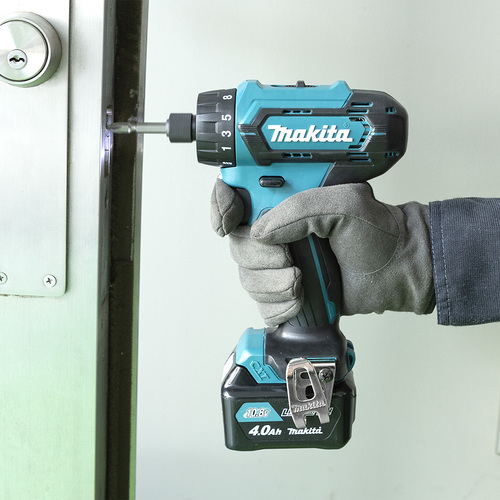 מברגה / מקדחה נטענת ללא פוטר עם 2 סוללות 1.5 אמפר ומטען - MAKITA DF033DWYE 12V מקיטה