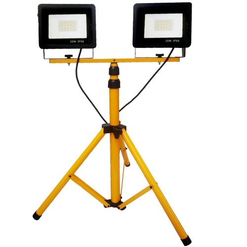 פנס הצפה כפול כולל חצובה Lumitec 2x50W