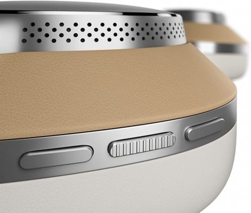 Bowers & Wilkins Px8