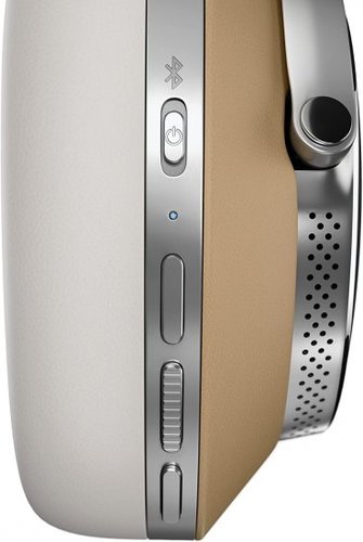Bowers & Wilkins Px8