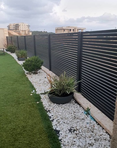 גדר אלומיניום להרכבה עצמית שלבים צרים 