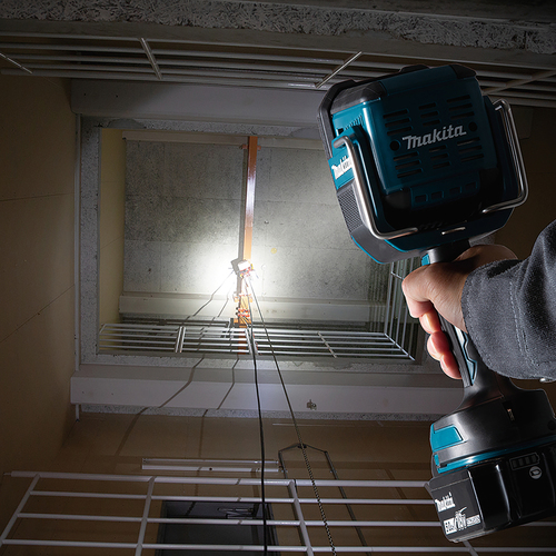 פנס 1,250 לומן - MAKITA DML812 14.4/18V