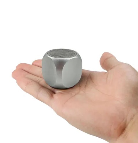 מיני רמקול בלוטוס Cube TWS כולל לחצן לצילום סלפי!