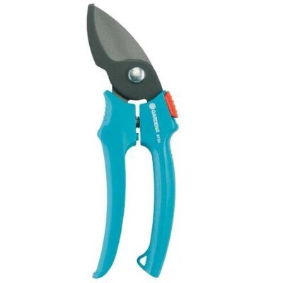 מזמרת יד תוכי Gardena 8754 זוכת פרס Reddot, תוצרת גרמניה עם אחריות 25 שנה. חיתוך מדויק לענפים עד 20 מ