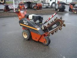 השכרת טרנצ'ר קטן DITCH WITCH