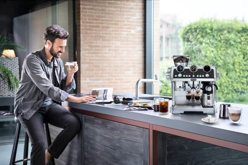 מכונת קפה ידנית דלונגי La Specialista Maestro EC9865.M + מתנות בשווי 420 ש