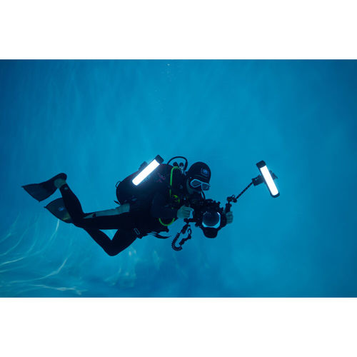 מקל אור עמיד במים Godox WT60R RGB Dive Tube Light 64cm