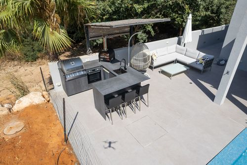 מטבח אי פינתי Giardino - מפגש מושלם של יוקרה, עוצמה ופונקציונליות לחוויית בישול חוץ יוצאת דופן