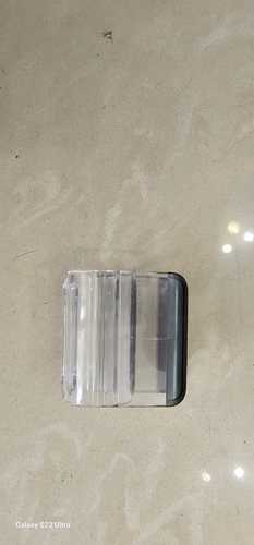 מחזיק אביזר על מוטות 