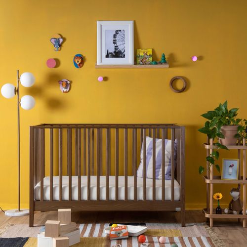 מיטת תינוק הופכת למיטת מעבר ולמיטת ספה דגם להלה - אגוז