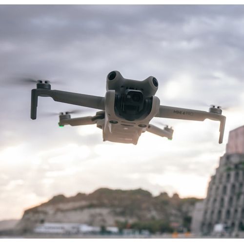 רחפן DJI Mini 4 Pro עם שלט חכם