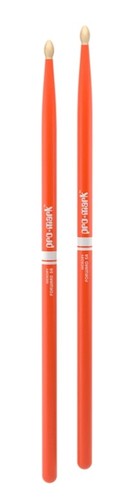 זוית נוספת ProMark Classic Painted Forward 5A Drumsticks