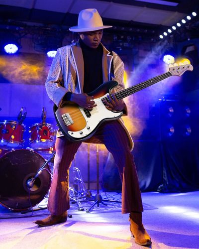 ערכת גיטרה בס EC1227 DPB510 בצבע סאנברסט + שיעורי מתנה מבית DONNER