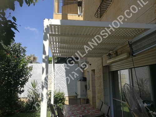 סבכת משרבייה לבנה / PVC במידה 237.5*117/ עבה 1.5 ס