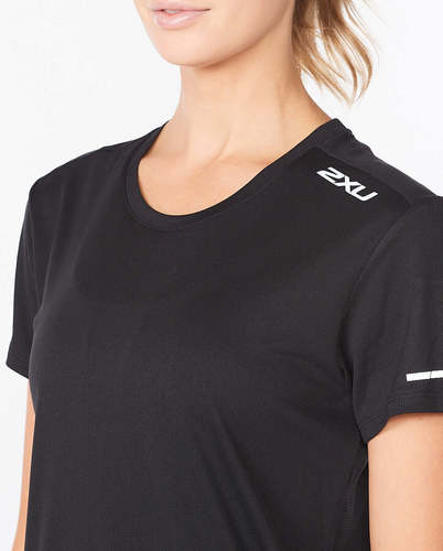 חולצה מנדפת נשים AERO TEE BLK/SRF W