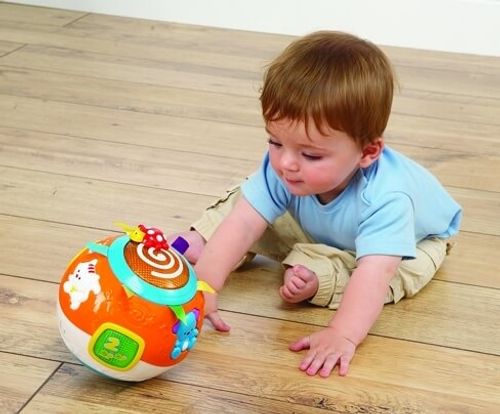 כדור תנועה דובר עברית מבית vtech צבע כתום