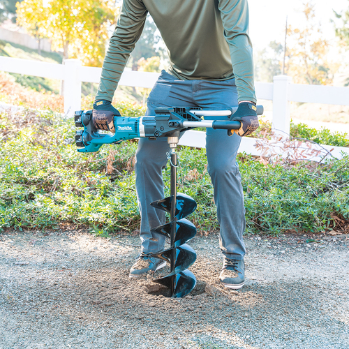 שימוש במקדחת אדמה זוויתית 2X18V נטענת 13 מ