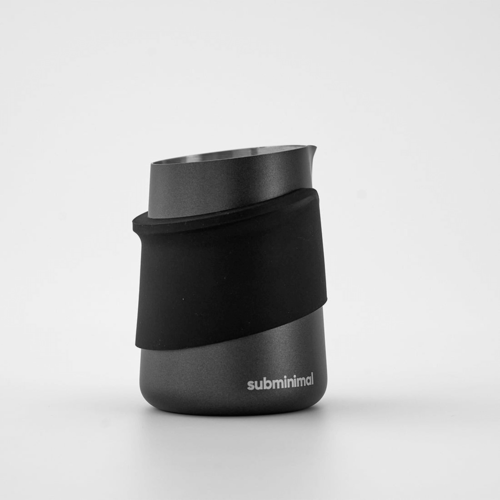 כד הקצפה וחימום חלב של סאבמינימאל ללא ידית Subminimal FlowTip Handleless