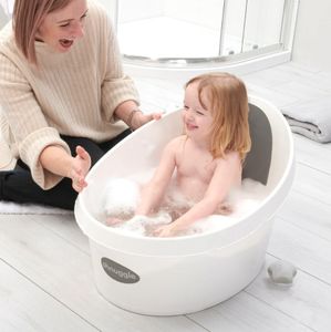 אמבטיה גדולה לפעוט יושב או עומד עם ציפוי גב גומי ומונעי החלקה - לבן/אפור בהיר