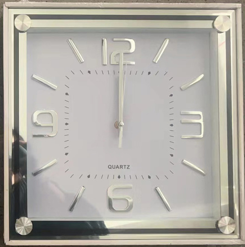 שעון קיר אנלוגי מהודר 13.5 אינץ מרובע.
