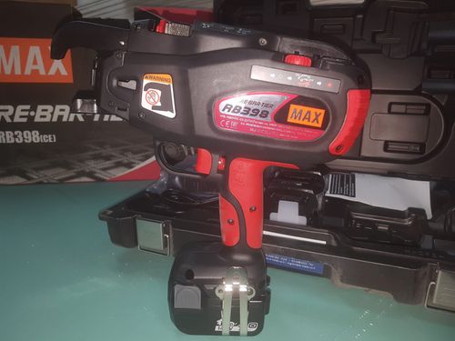 קושרת ברזל בניין MAX תוצרת יפן  RB398S הדגם החדש +250 גליל חוטי קשירה
