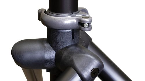 זוית נוספת Ultimate Support TS-99B Speaker Stand