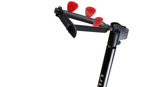 זוית נוספת Ultimate Support GS-200+ Guitar Stand