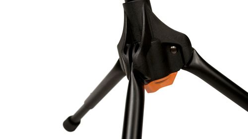 זוית נוספת Ultimate Support AMP-150 Amp Stand