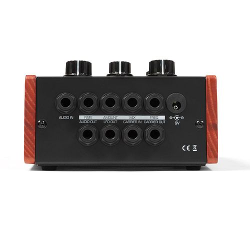 זוית נוספת Warm Audio RingerBringer Ring Modulator