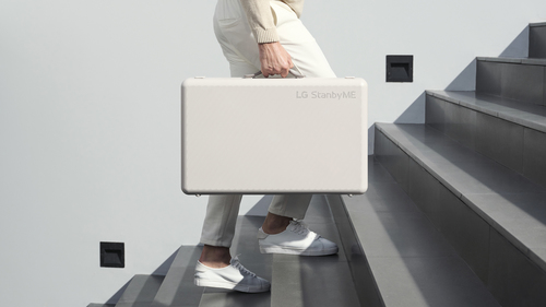 מסך טאץ' חכם נייד 27 אינץ' LG GO StanbyME