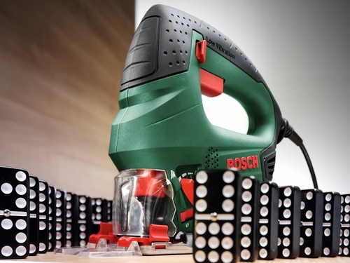 מסור אנכי קומפקטי BOSCH PST 800 PEL