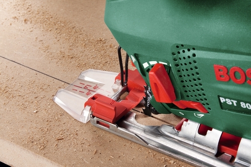 מסור אנכי קומפקטי BOSCH PST 800 PEL