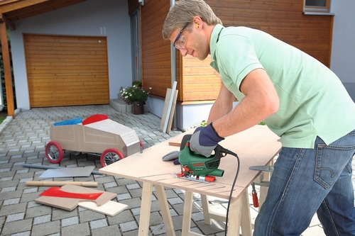 מסור אנכי קומפקטי BOSCH PST 800 PEL